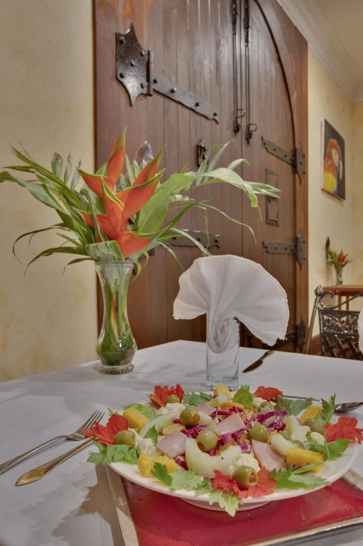 Mahogany Hall Luxury Boutique Resort San Ignacio Extérieur photo